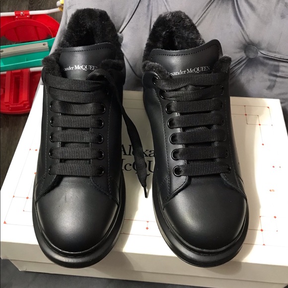 NIB Oversized BLACK Alexander McQueen Sneakers - Picture 3 of 4